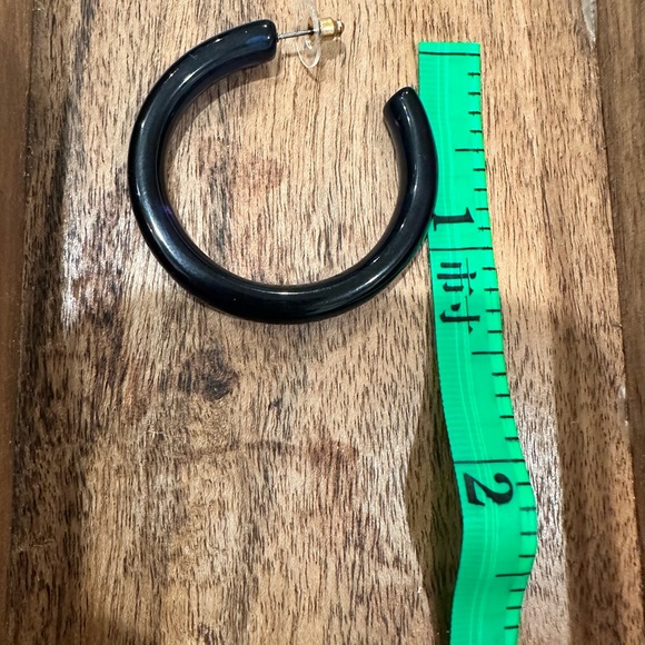 NWT Amrita Singh, modern understated, blue translucent resin hoops! - Picture 4 of 4